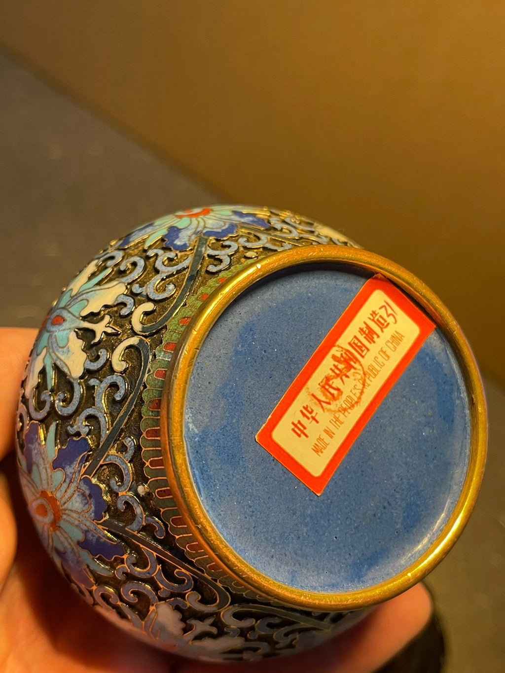 2x Chinesische Cloisonné Emaille Deckelvasen Messing mit Holzsockel ca. 10 cm