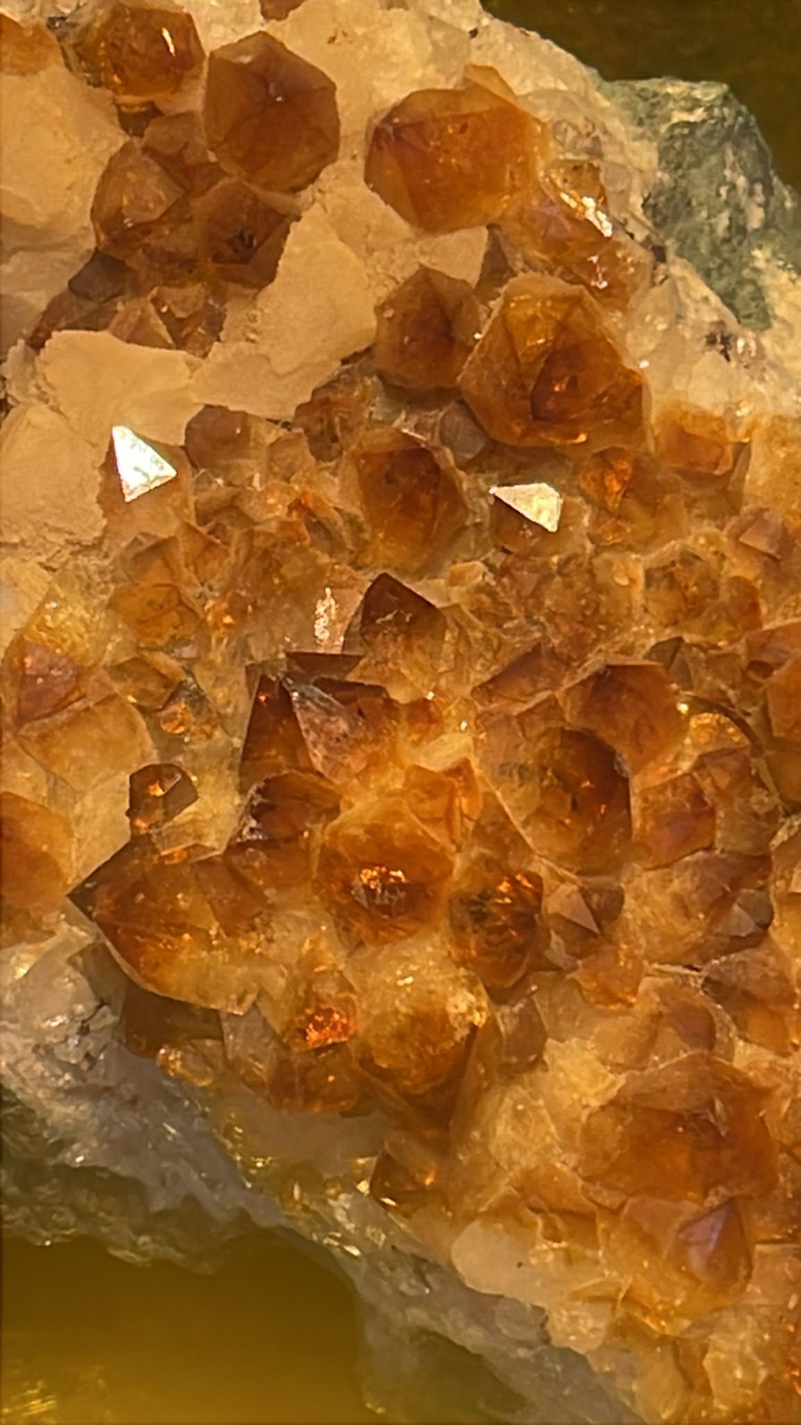 Citrin Mineralstufe / Druse ca. 20 cm hoch 1,7 kg dekorativer Sammler Mineralstein