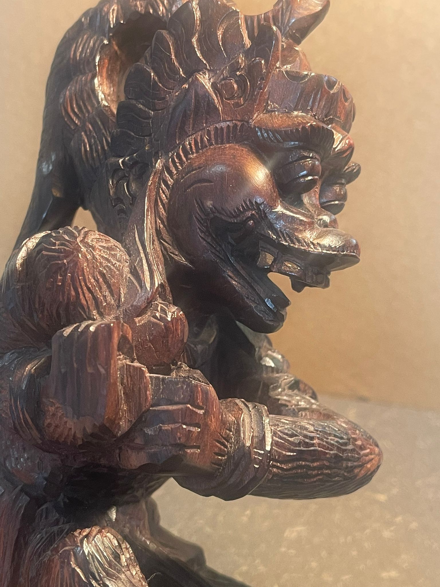 Handgeschnitzte Holzfigur – ca. 20 cm hoch