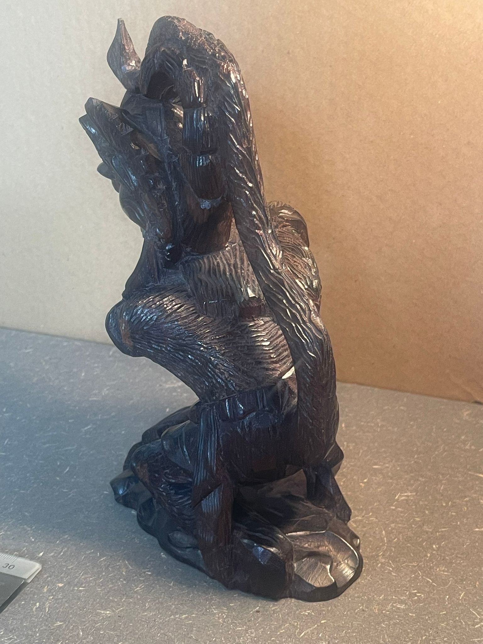 Handgeschnitzte Holzfigur – ca. 20 cm hoch