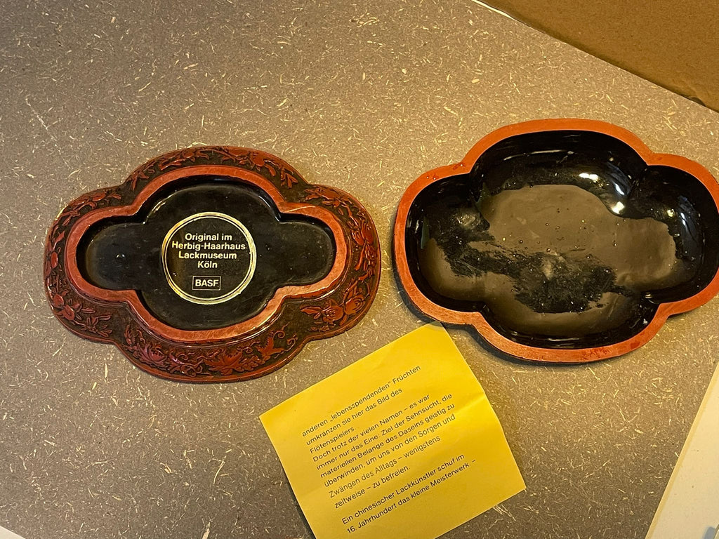 Chinesische Schnitzlackdose Dunkelrot Replica nach Vorbild aus dem 16. Jh.