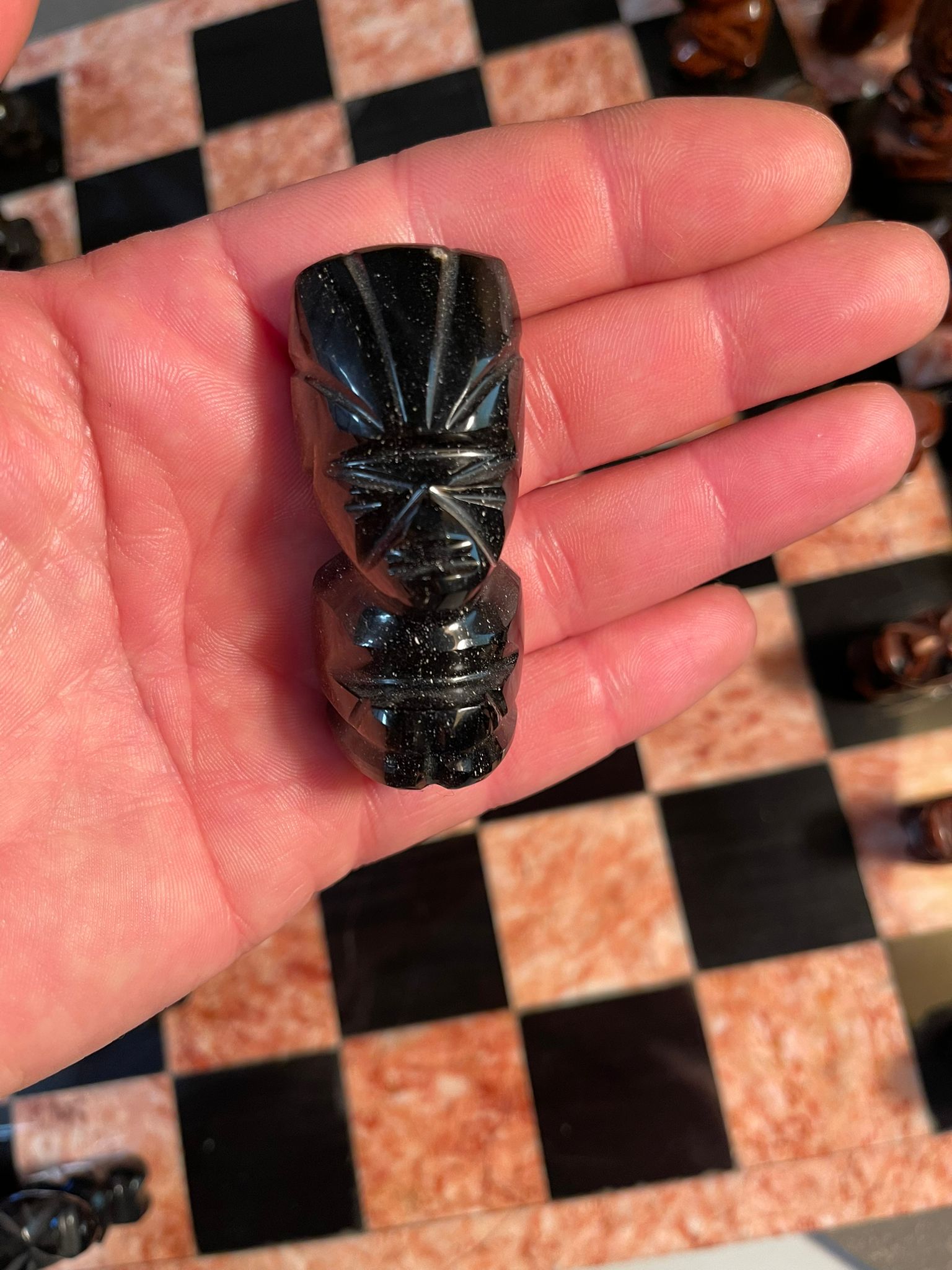 Schachbrett Set - Handgefertigtes Schachspiel aus Naturstein / Marmor (36 x 36 cm)