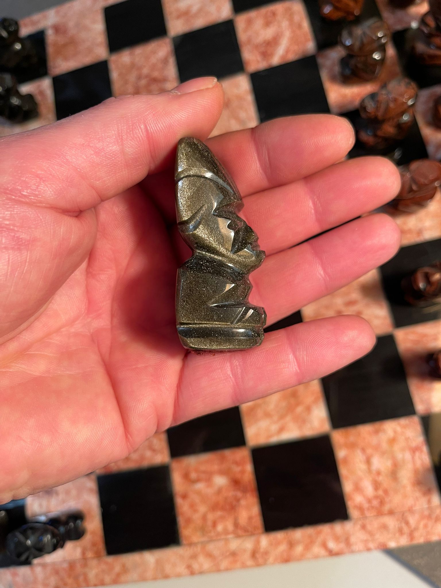 Schachbrett Set - Handgefertigtes Schachspiel aus Naturstein / Marmor (36 x 36 cm)