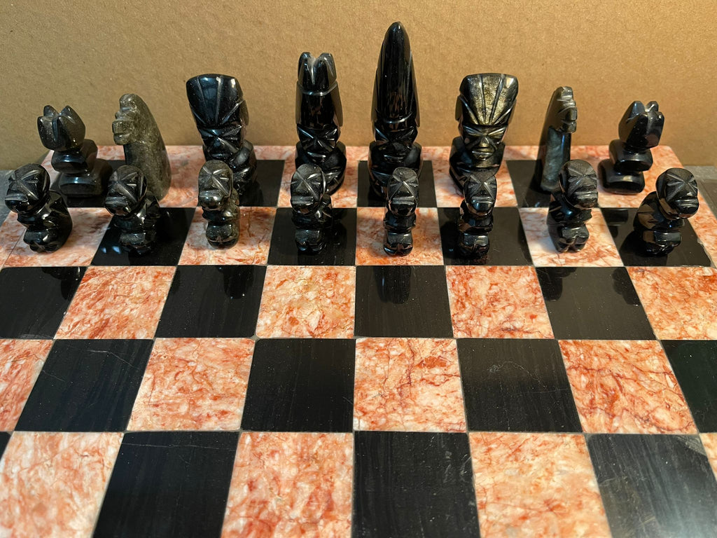 Schachbrett Set - Handgefertigtes Schachspiel aus Naturstein / Marmor (36 x 36 cm)