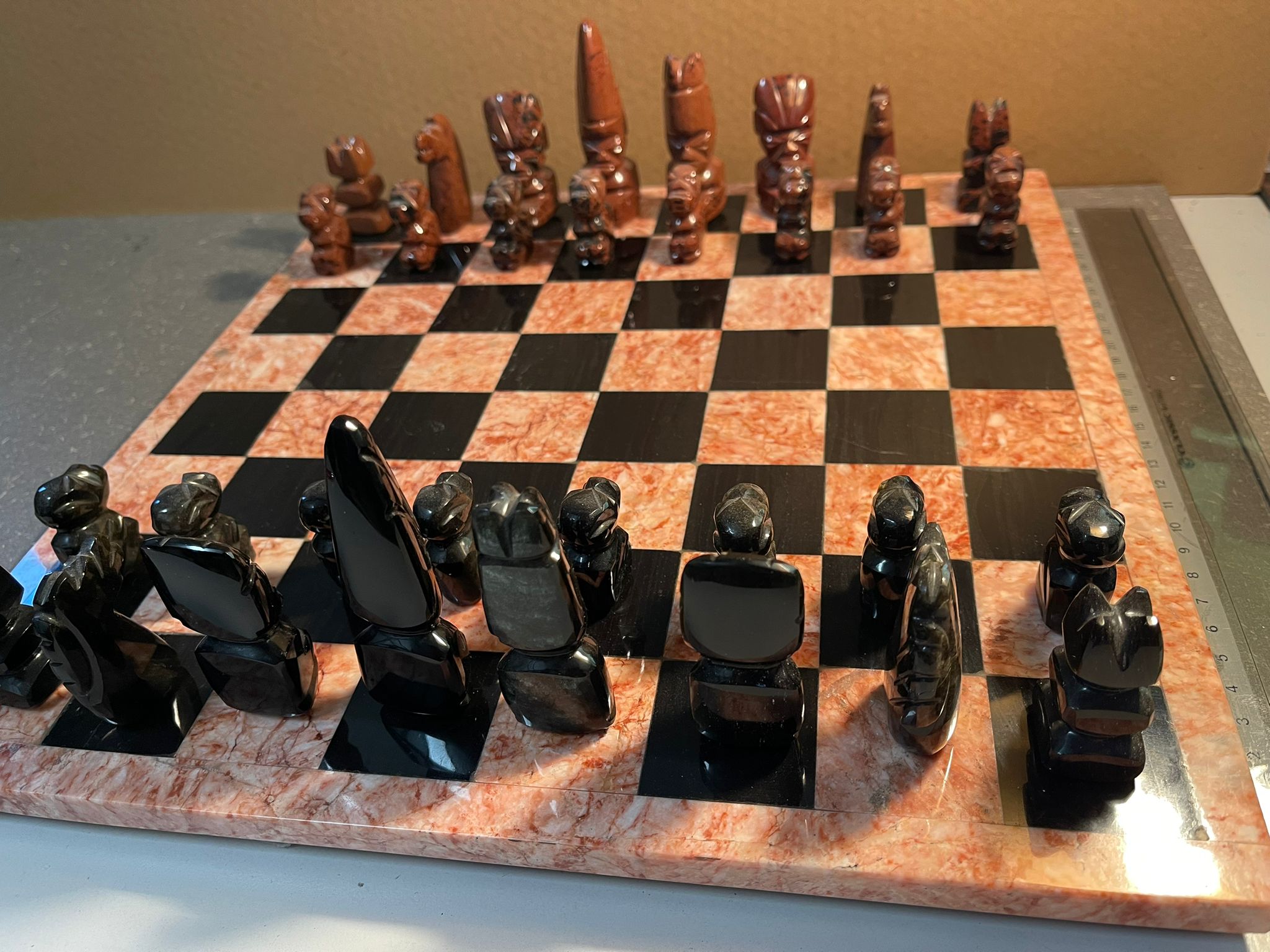 Schachbrett Set - Handgefertigtes Schachspiel aus Naturstein / Marmor (36 x 36 cm)