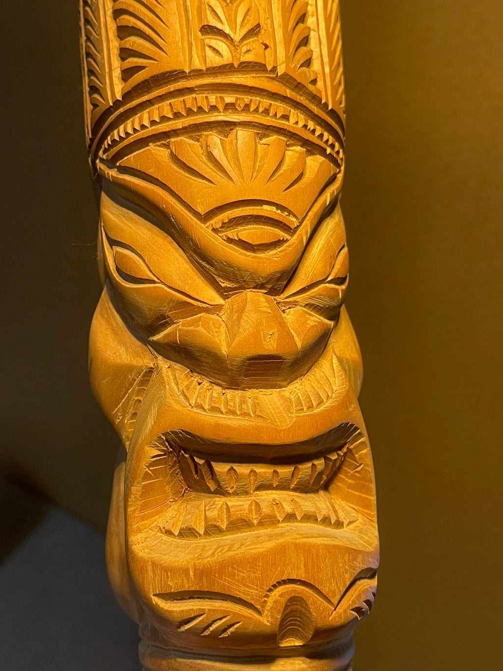 Handgeschnitzter Holzstab / Figur Tonga – Polynesische Schnitzarbeit – ca. 37 cm