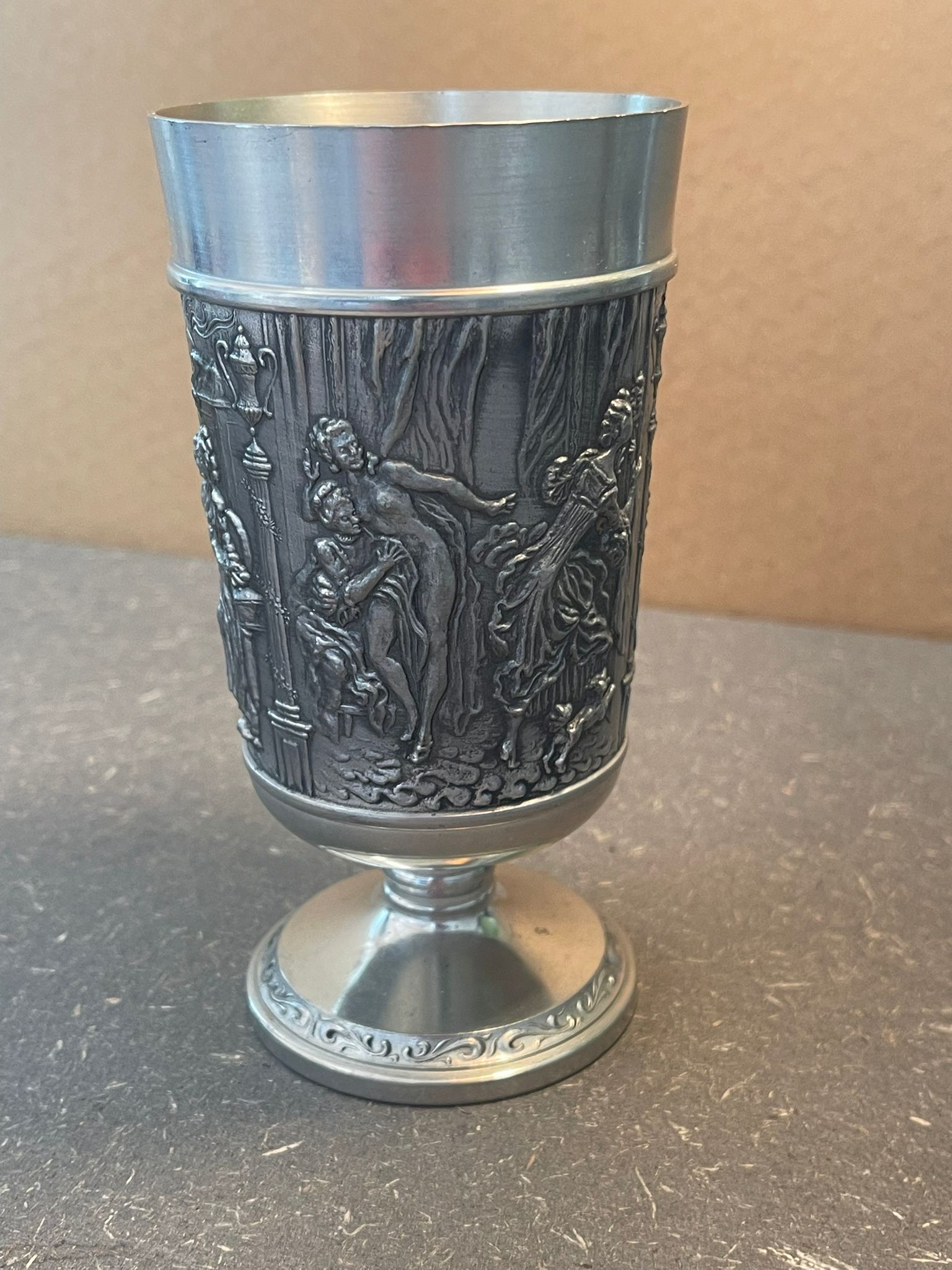 Alter Zinnbecher mit Stempel „Grenningloh“