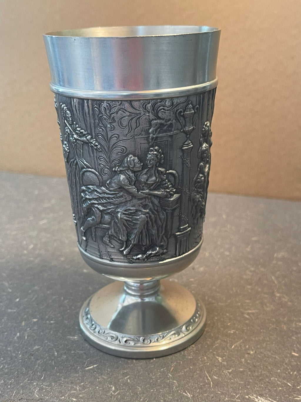 Alter Zinnbecher mit Stempel „Grenningloh“