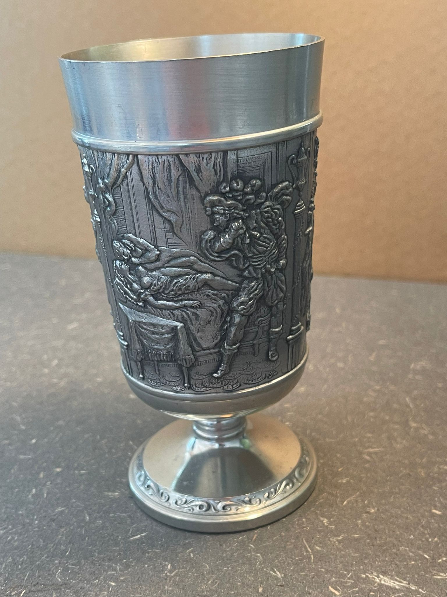 Alter Zinnbecher mit Stempel „Grenningloh“